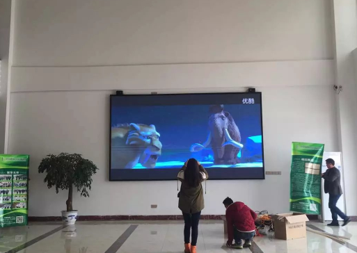 LED全彩顯示屏如何與移動設(shè)備連接?？長沙吉進(jìn)電子告訴你