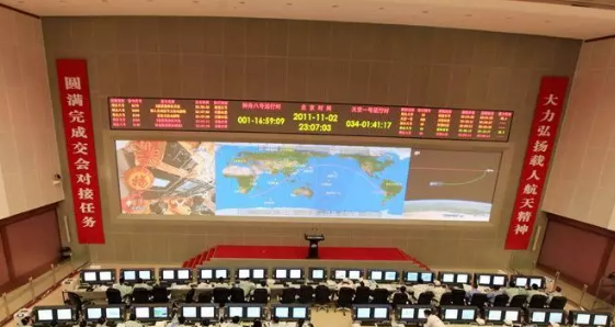 小間距全彩led顯示屏的優(yōu)勢和應用市場分析