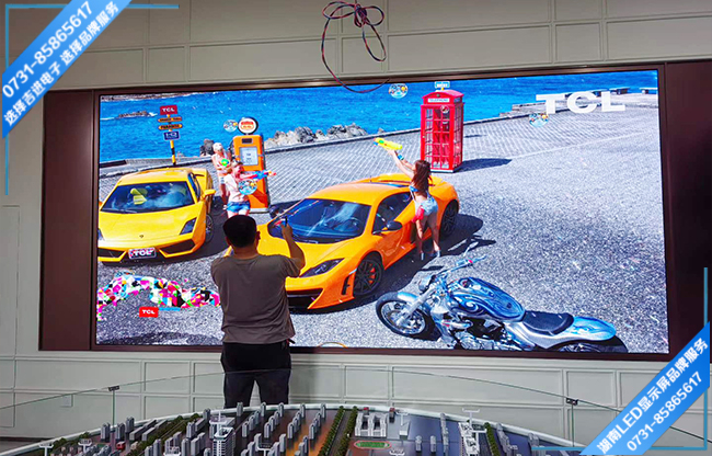 長(zhǎng)沙岳麓區(qū)觀沙中心售樓營(yíng)銷中心LED顯示屏